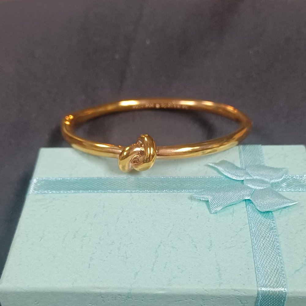 Kate Spade New York Sailor Knot Hinged Bangle Bracelet Gold Tone / C-1